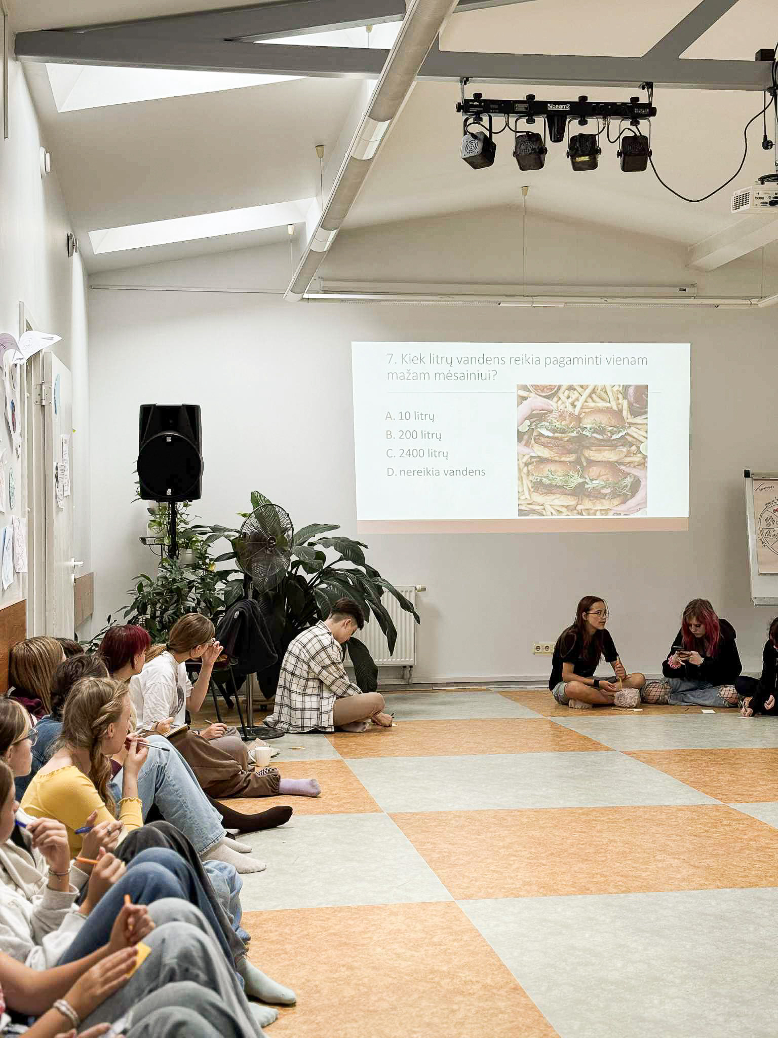 Stovykla jaunimui „Kultūrų kompasas”