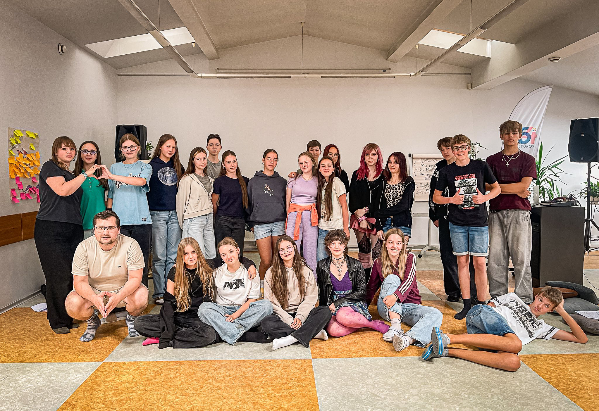 Stovykla jaunimui „Kultūrų kompasas”